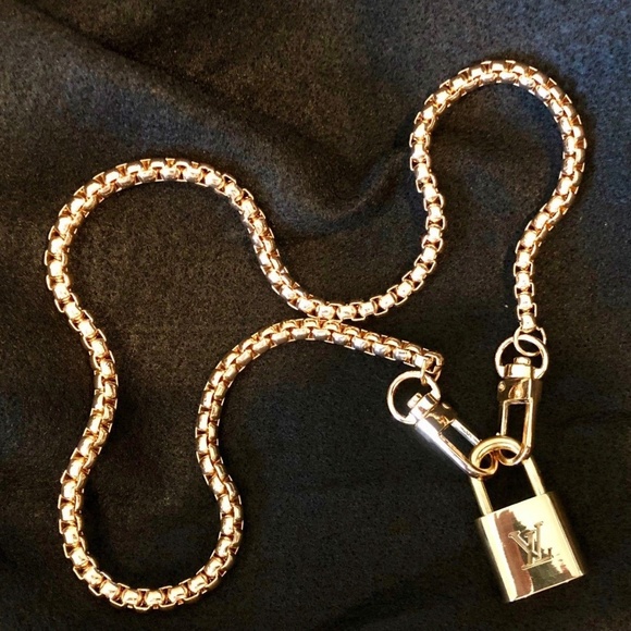 Louis Vuitton Lock with Box Link Chain Necklace - Picture 2 of 6
